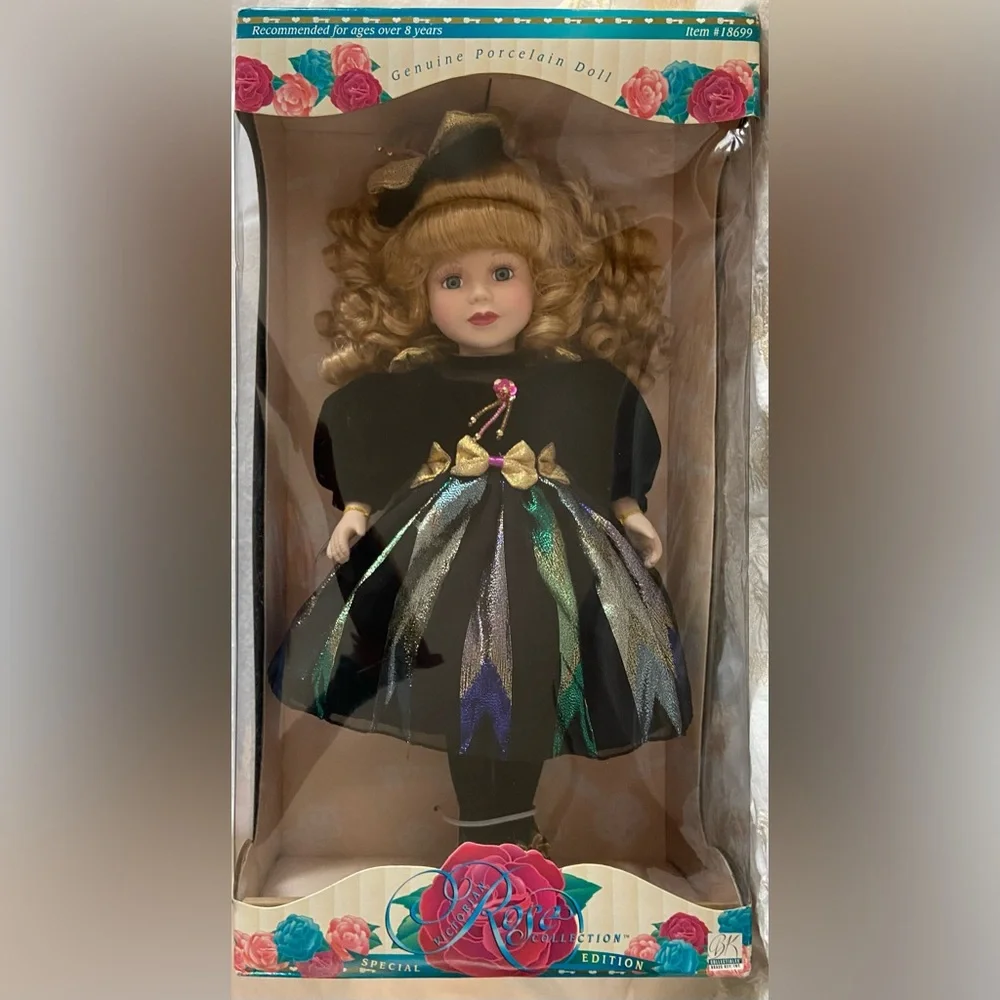 NWOT Victorian Rose Stunning Porcelain Doll Adorned w/Elegant Clothing & Boxing🎄